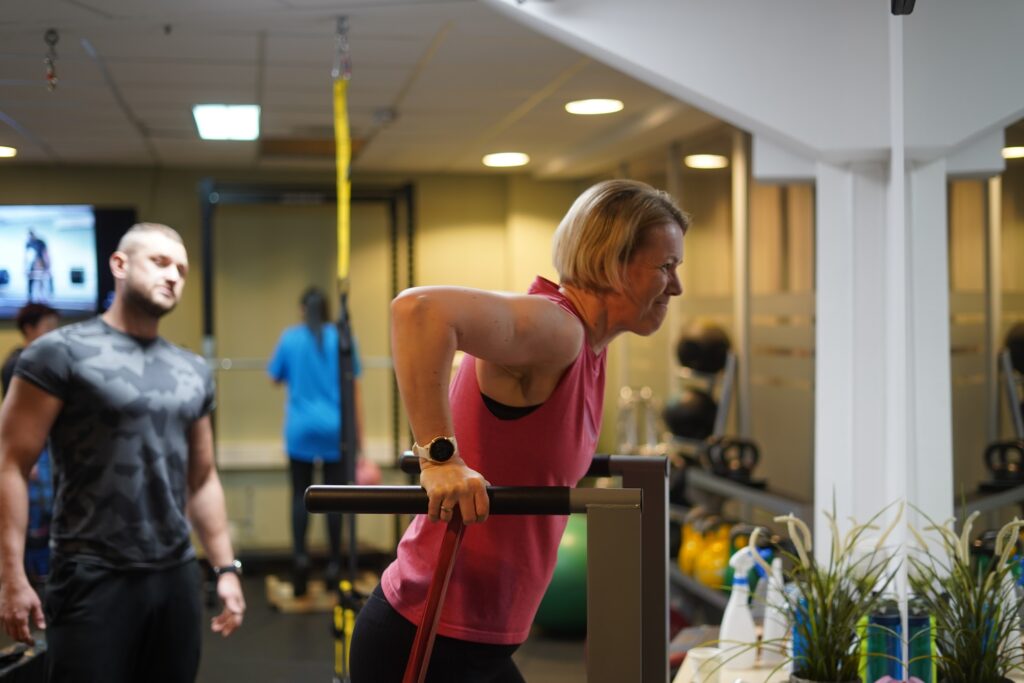 Dips i treningssalen hos PT Service