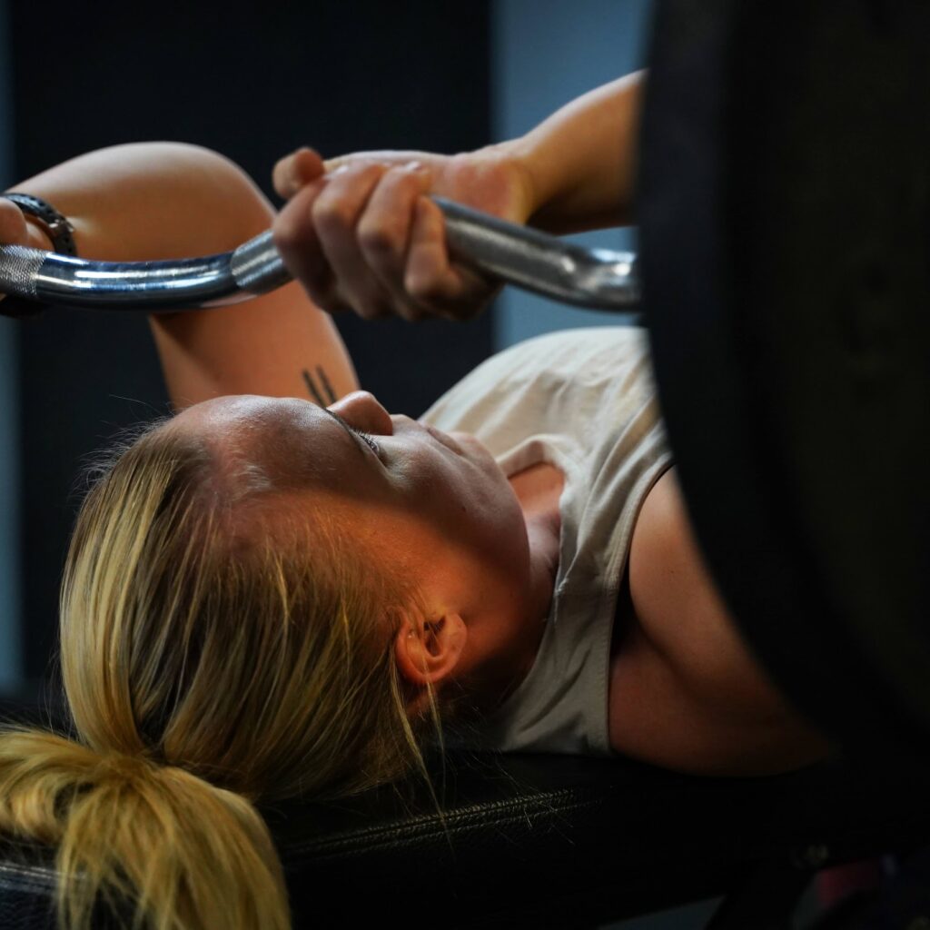 Benkpress med personlig trener hos PT Service